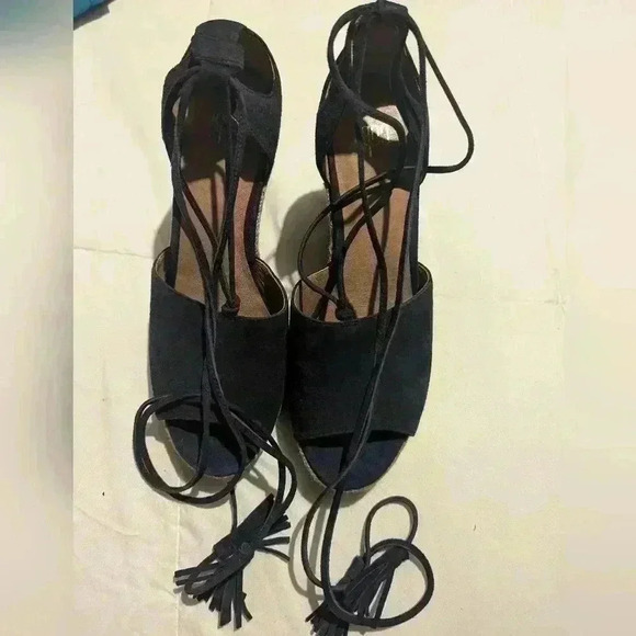 Cabi heels - Picture 1 of 6